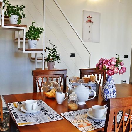 La Casetta Di Nonna Pina - Appartamento Con Cucina In Pieno Centro Torre Annunziata Buitenkant foto