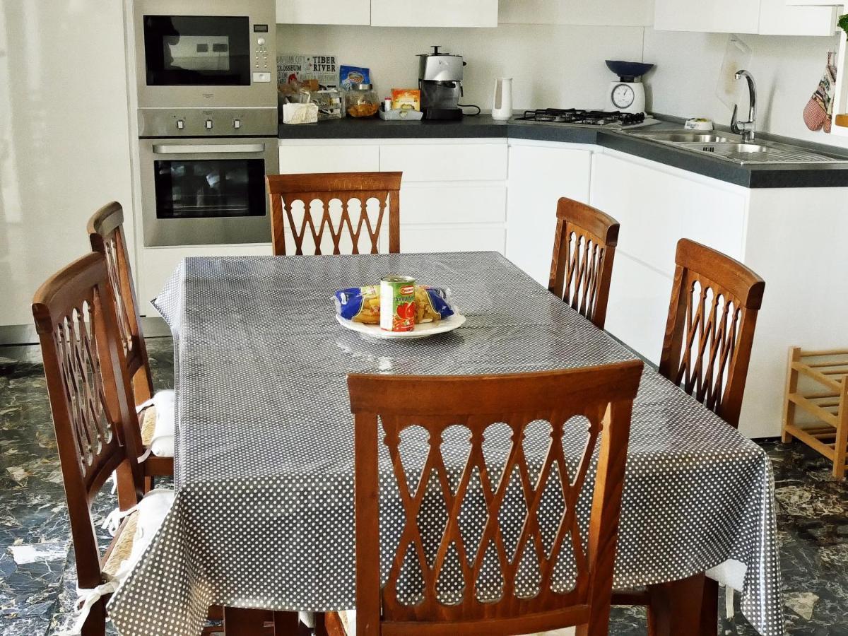 La Casetta Di Nonna Pina - Appartamento Con Cucina In Pieno Centro Torre Annunziata Buitenkant foto